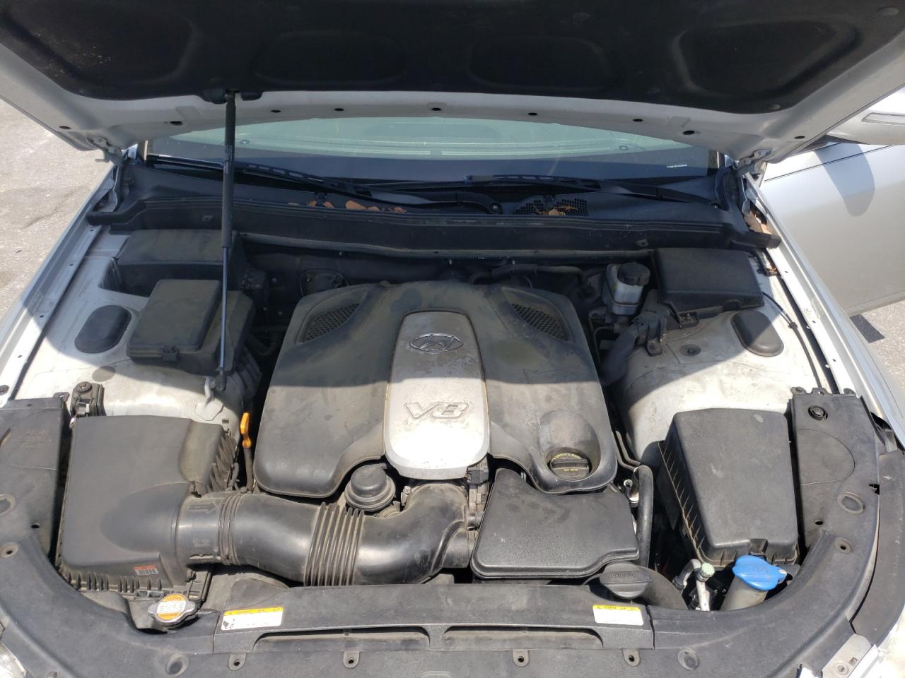 Photo 7 from auction – 2010 HYUNDAI GENESIS 4. with VIN KMHGC4DF2AU098546