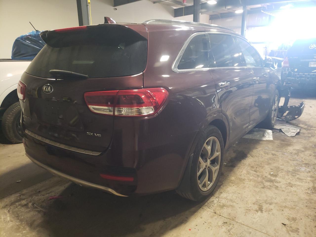 Photo 4 from auction – 2016 KIA SORENTO SX with VIN 5XYPKDA52GG130263