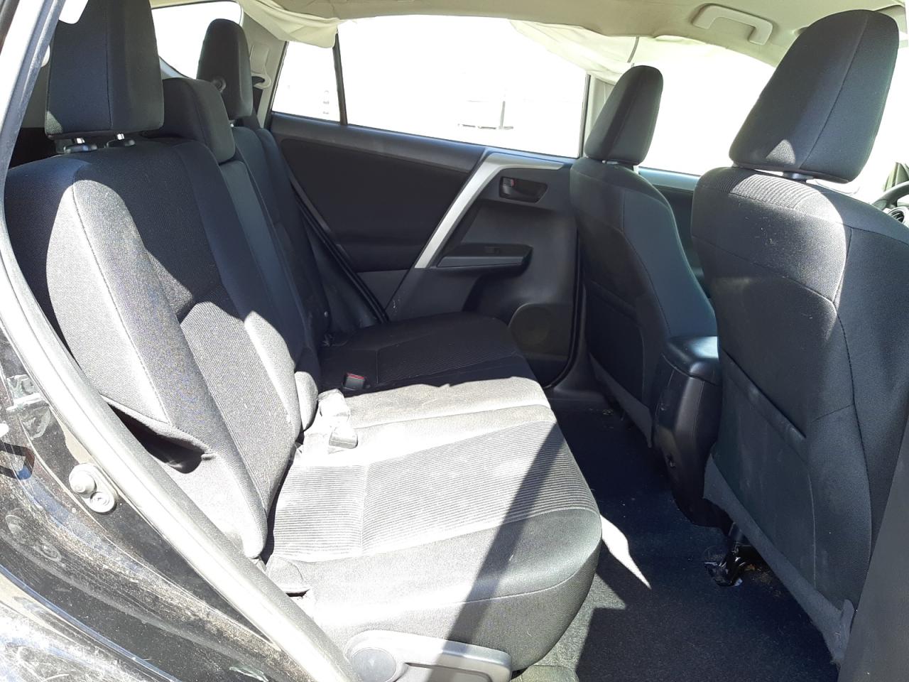 Photo 6 from auction – 2017 TOYOTA RAV4 LE with VIN 2T3ZFREV5HW368132