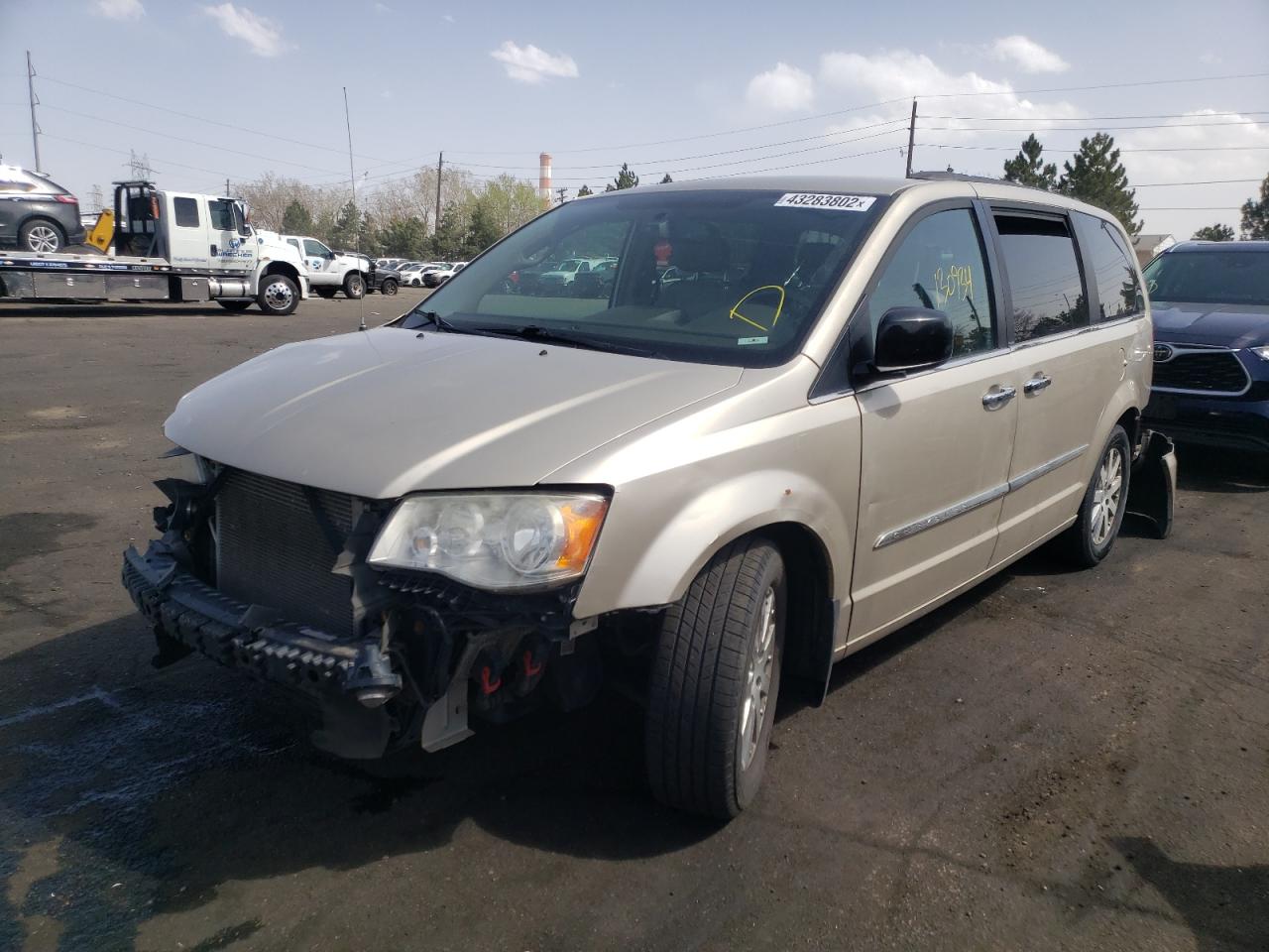Photo 2 from auction – 2012 CHRYSLER TOWN & COU with VIN 2C4RC1CG3CR383939