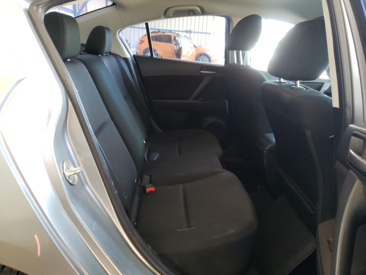 Photo 6 from auction – 2012 MAZDA 3 I with VIN JM1BL1UF1C1605132