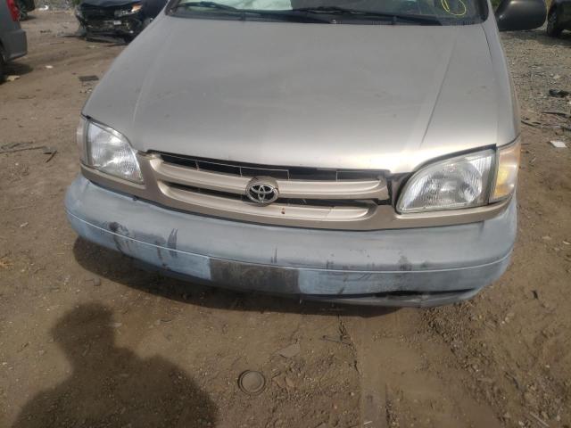 Photo 9 from auction – 2000 TOYOTA SIENNA LE with VIN 4T3ZF13C8YU239420
