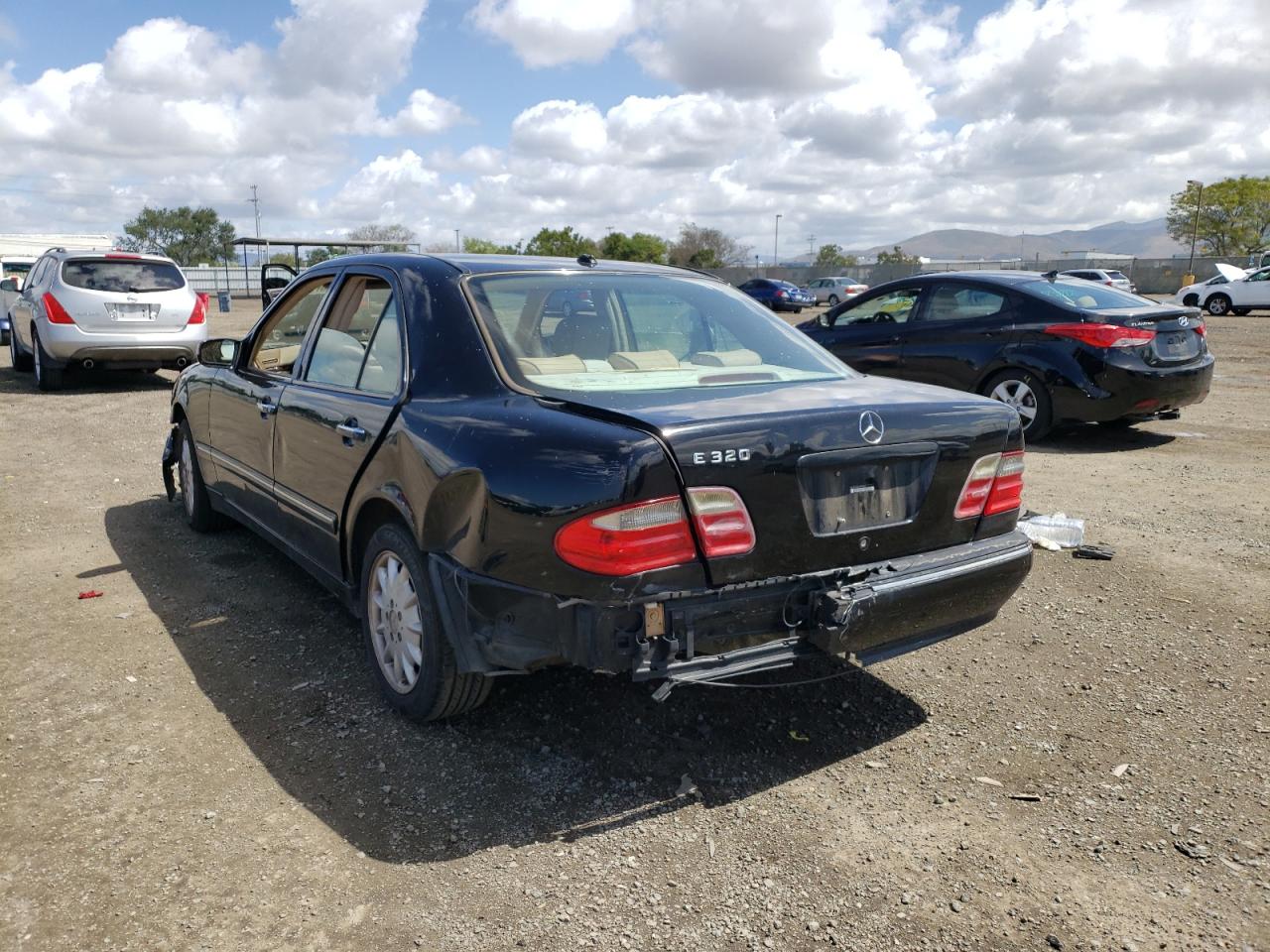 Photo 3 from auction – 2001 MERCEDES-BENZ E 320 with VIN WDBJF65J81B349998
