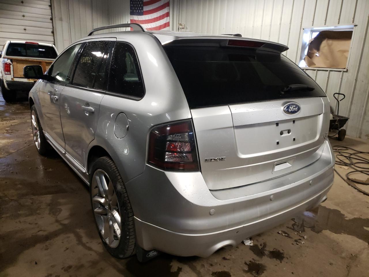 Photo 3 from auction – 2010 FORD EDGE SPORT with VIN 2FMDK4AC0ABB30822