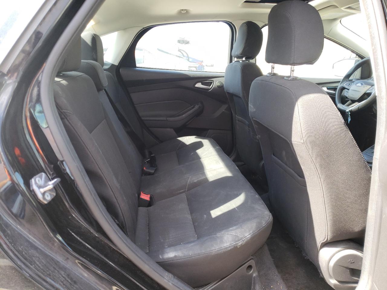 Photo 6 from auction – 2017 FORD FOCUS SEL with VIN 1FADP3H26HL250668