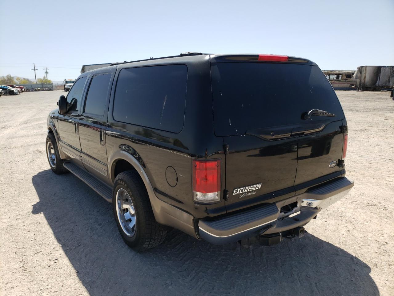 Photo 3 from auction – 2000 FORD EXCURSION with VIN 1FMNU42S1YEB17273