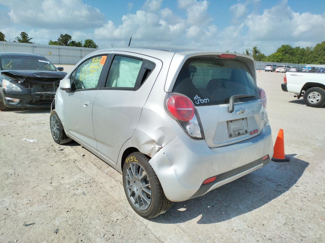 Photo 3 from auction – 2015 CHEVROLET SPARK 1LT with VIN KL8CD6S92FC710033