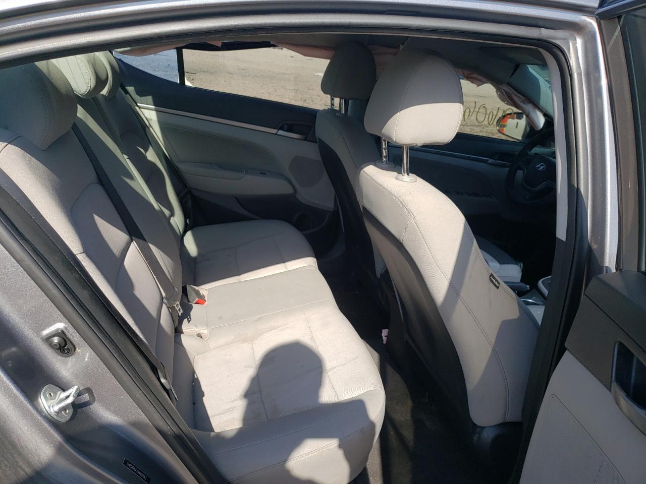 Photo 6 from auction – 2018 HYUNDAI ELANTRA SE with VIN 5NPD84LFXJH321663