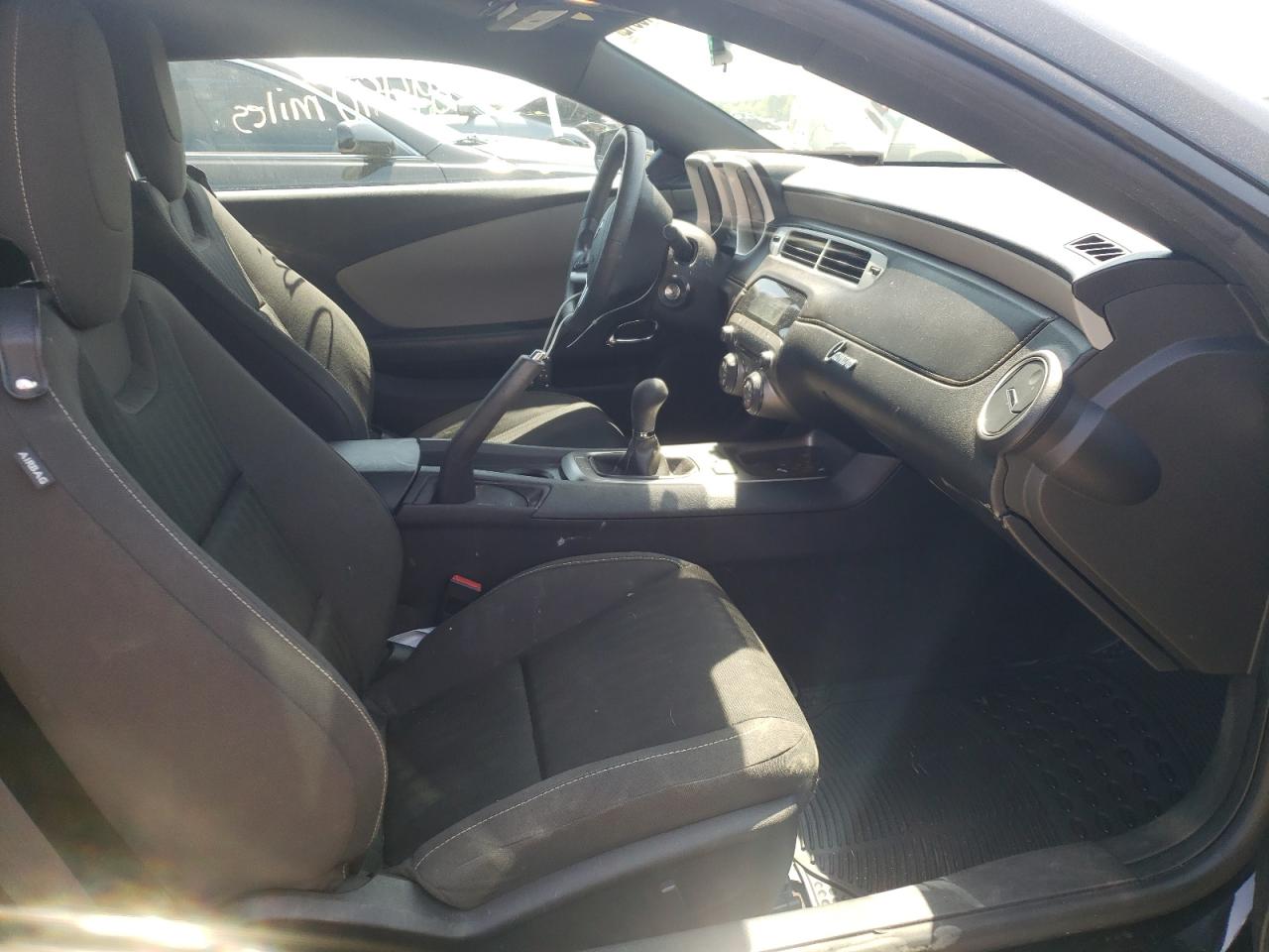 Photo 5 from auction – 2014 CHEVROLET CAMARO LS with VIN 2G1FE1E30E9251157