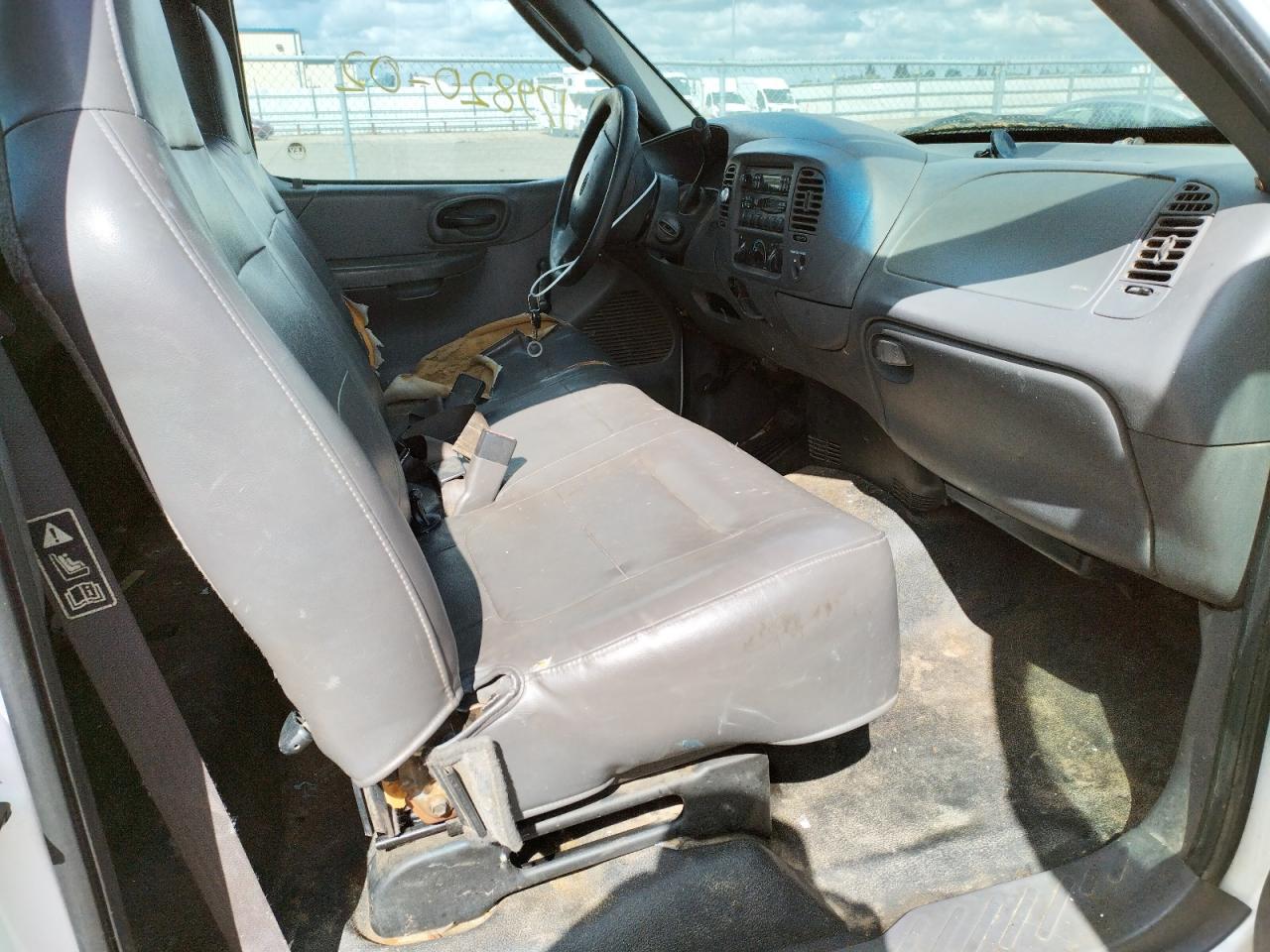 Photo 5 from auction – 2002 FORD F150 with VIN 1FTRF17262NB30437