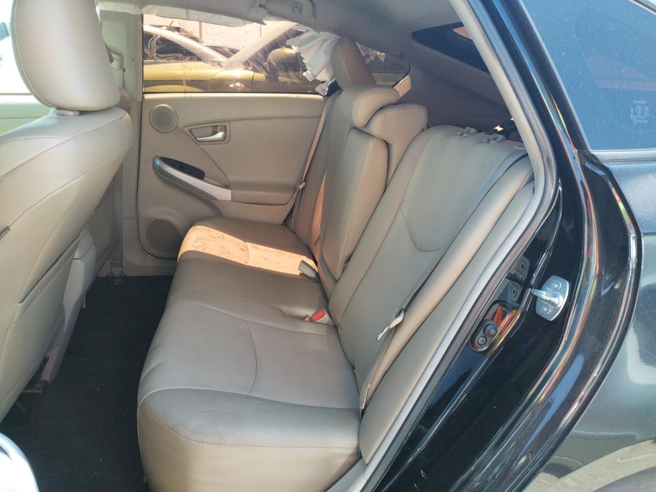 Photo 6 from auction – 2014 TOYOTA PRIUS with VIN JTDKN3DU7E1816746