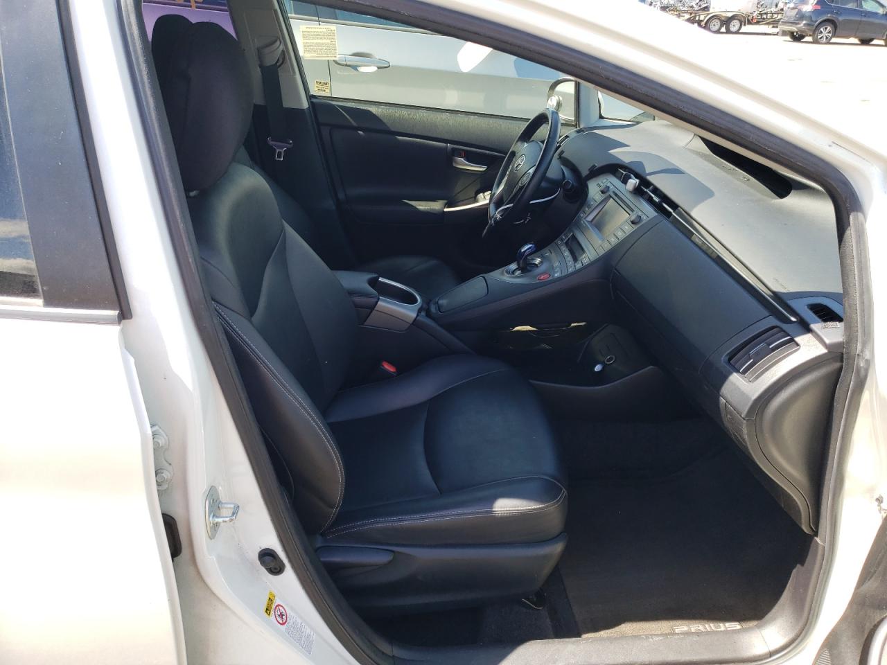 Photo 5 from auction – 2015 TOYOTA PRIUS with VIN JTDKN3DU0F0421508