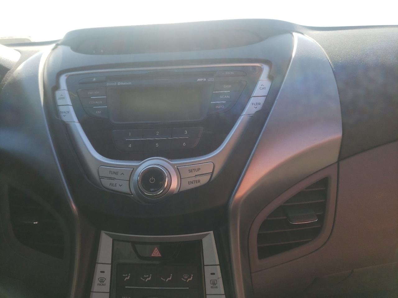 Photo 9 from auction – 2012 HYUNDAI ELANTRA with VIN 5NPDH4AE2CH141901