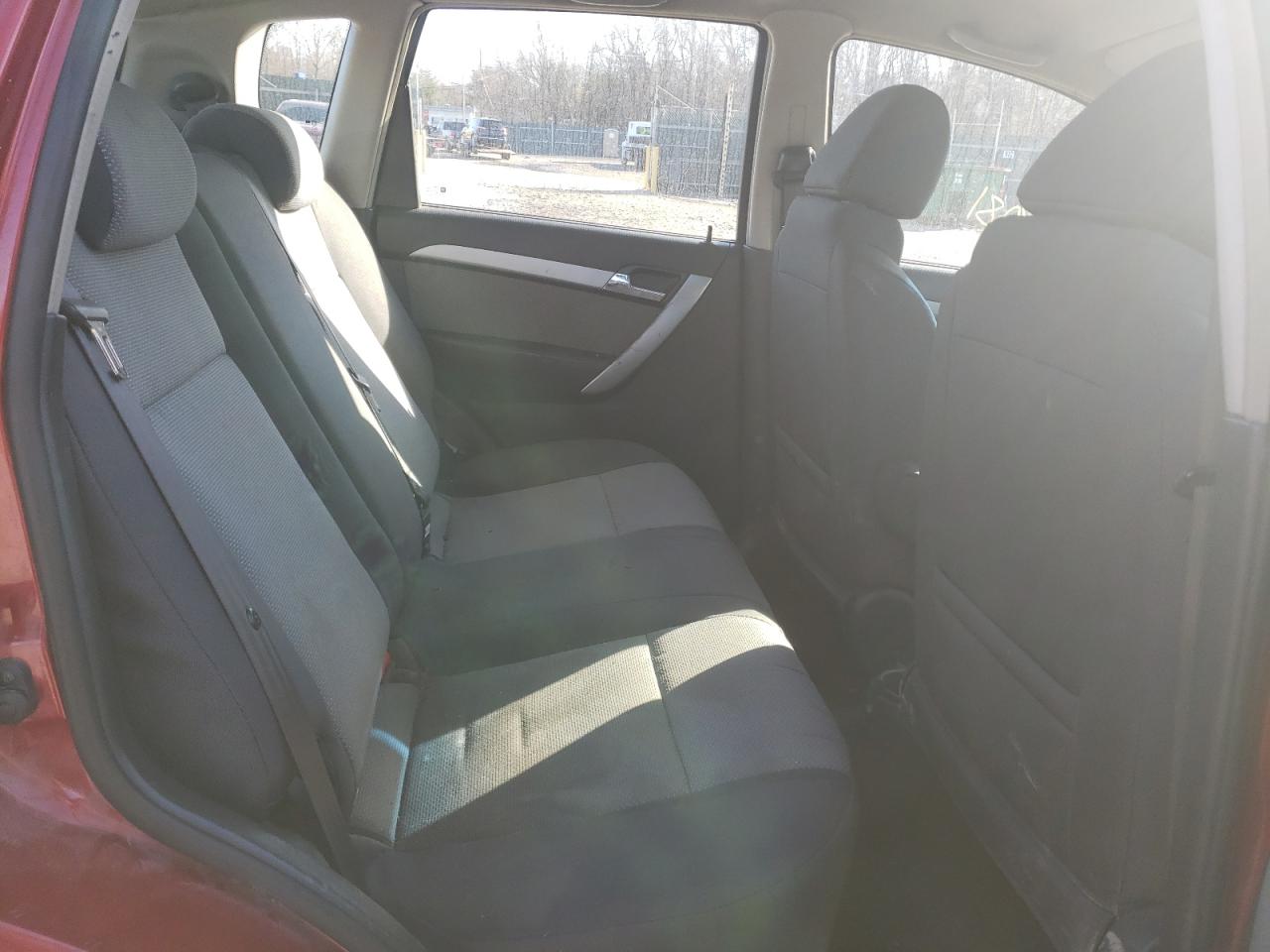 Photo 6 from auction – 2011 CHEVROLET AVEO LS with VIN KL1TD6DE0BB132605