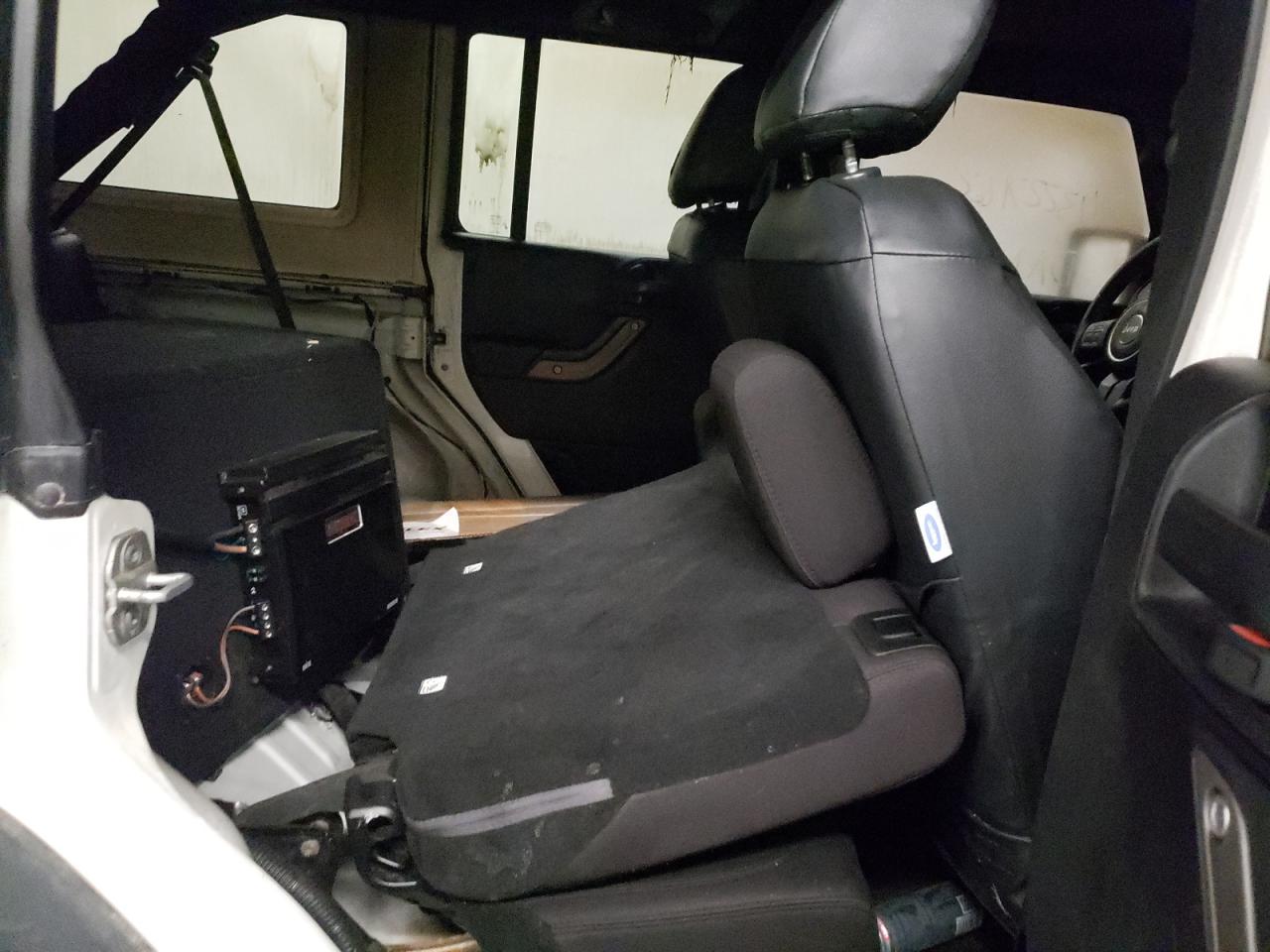 Photo 6 from auction – 2013 JEEP WRANGLER U with VIN 1C4BJWDG5DL627555