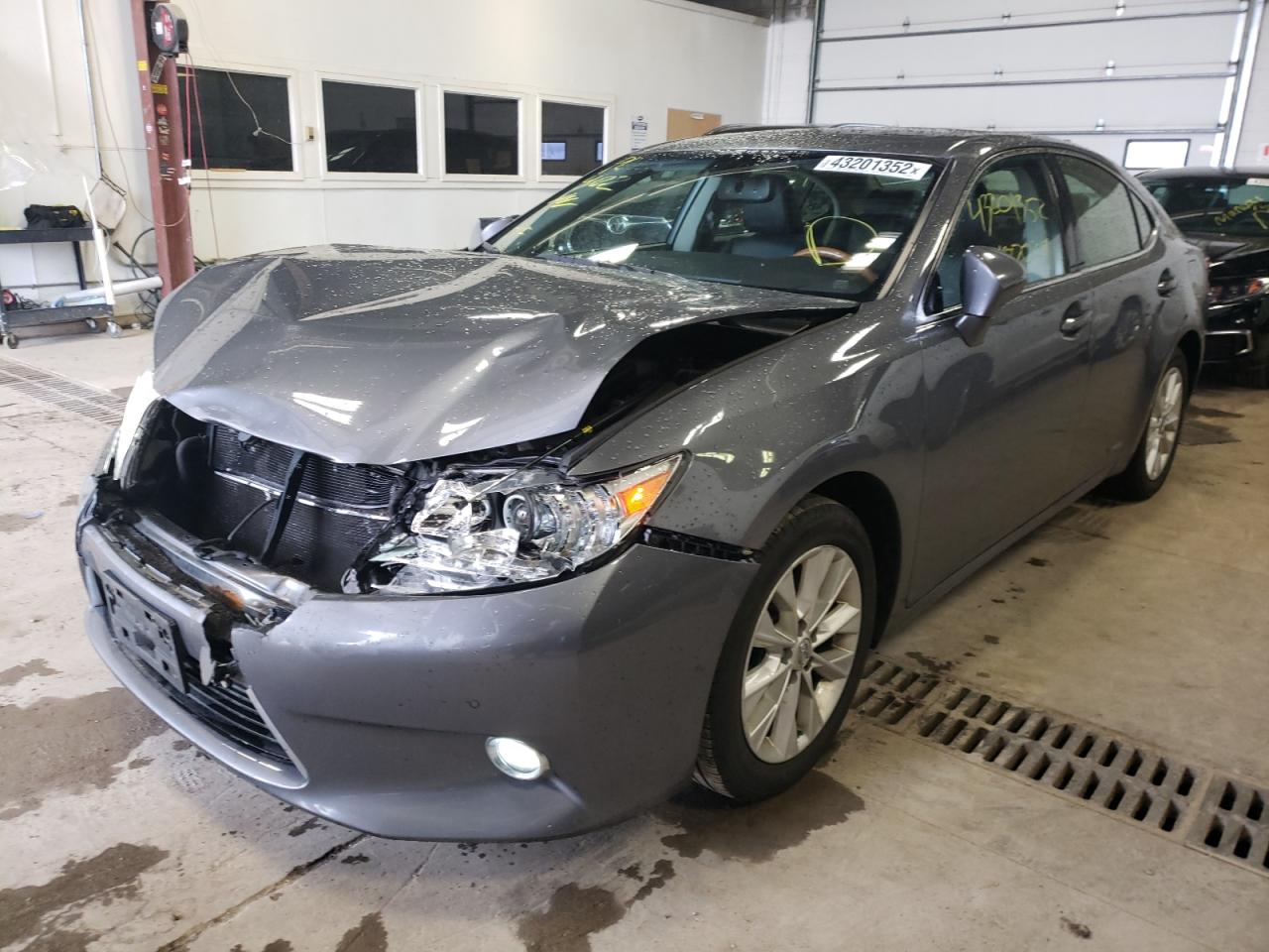 Photo 2 from auction – 2014 LEXUS ES 300H with VIN JTHBW1GG2E2048044