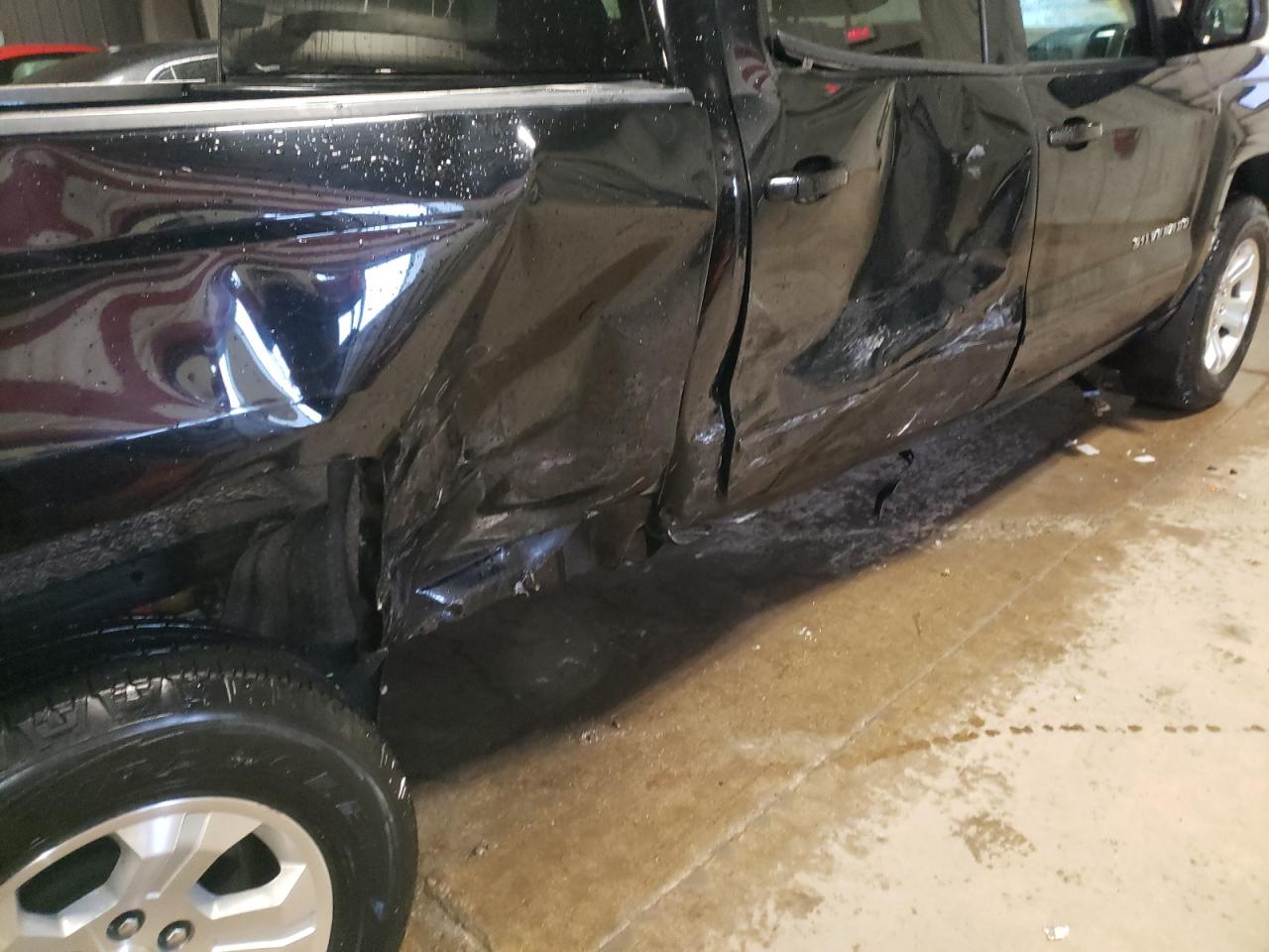Zdjęcie 9 z aukcji – 2017 CHEVROLET SILVERADO z VIN 1GCUKREC6HF114516