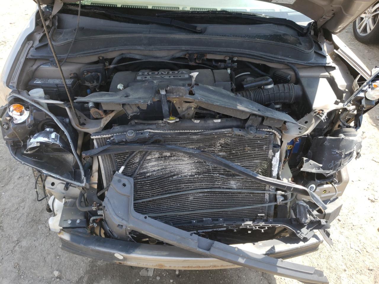 Photo 7 from auction – 2005 HONDA PILOT EXL with VIN 5FNYF18575B020312