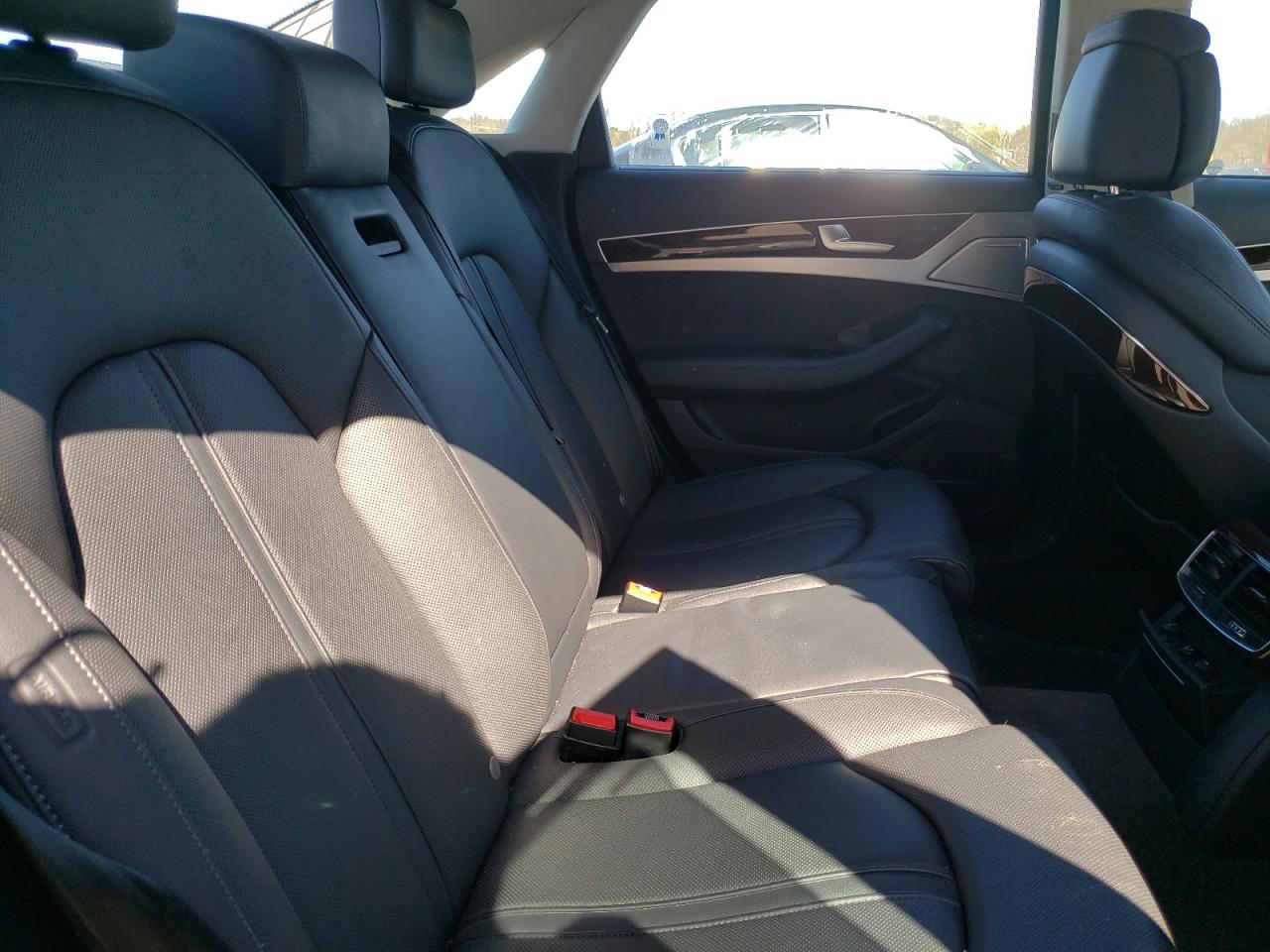 Photo 6 from auction – 2011 AUDI A8 QUATTRO with VIN WAUAVAFD1BN000923