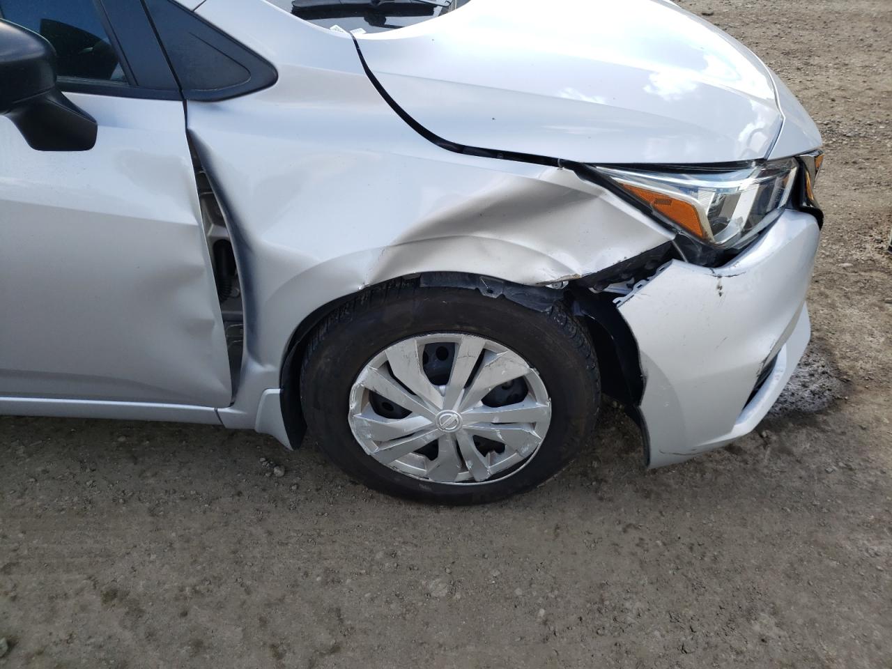 Photo 9 from auction – 2020 NISSAN VERSA S with VIN 3N1CN8DV1LL881353