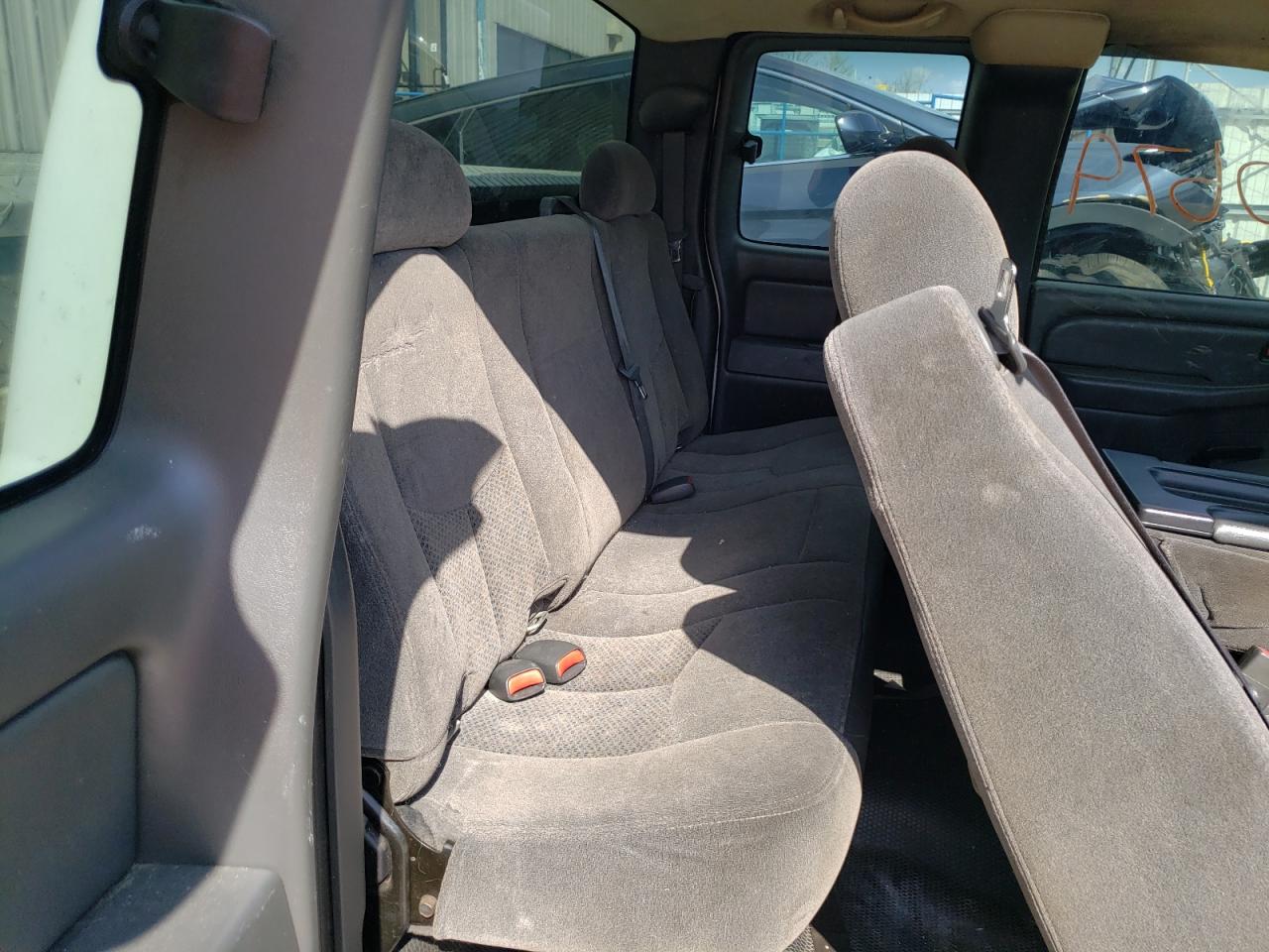 Photo 17 from auction – 2006 CHEVROLET SILVERADO with VIN 1GCEC19X76Z285755