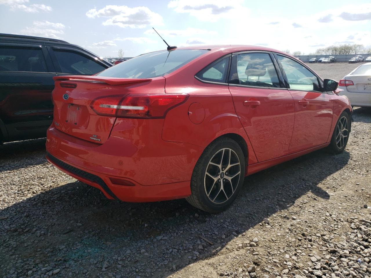 Photo 4 from auction – 2015 FORD FOCUS SE with VIN 1FADP3F27FL346776