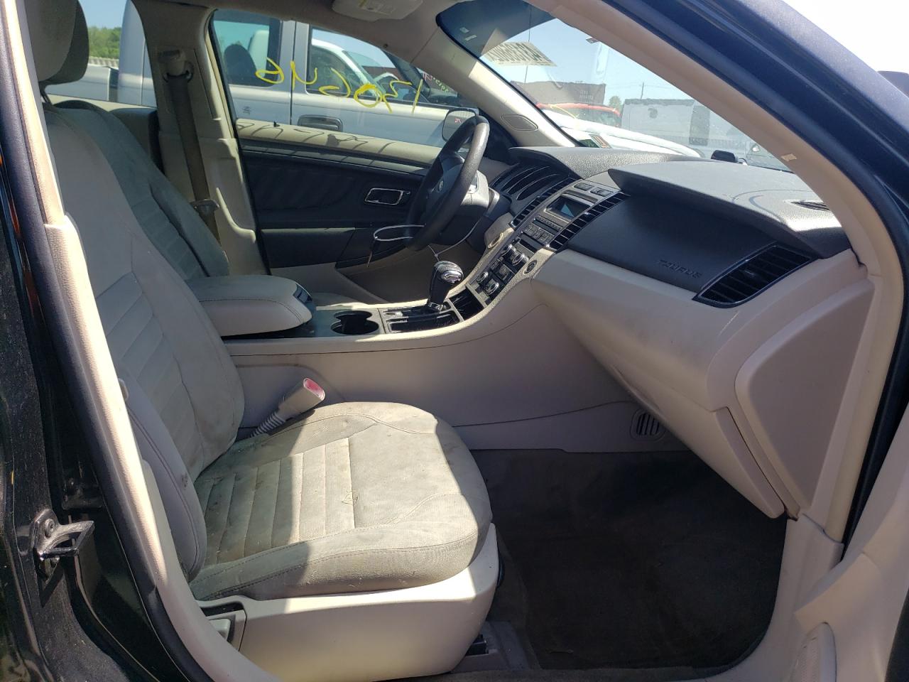 Photo 5 from auction – 2011 FORD TAURUS SE with VIN 1FAHP2DW2BG156792