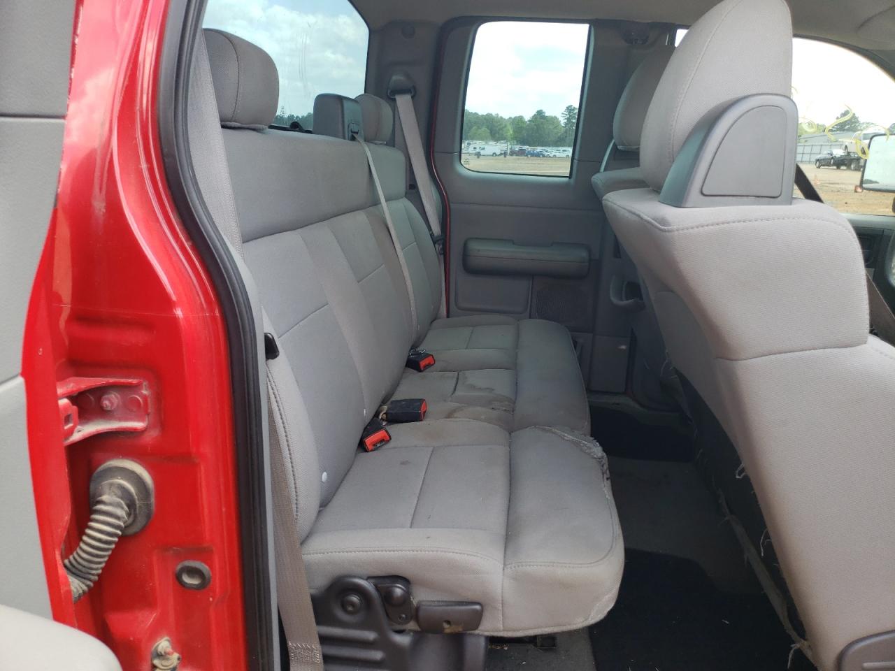 Photo 6 from auction – 2005 FORD F150 with VIN 1FTRX12W25FA95269