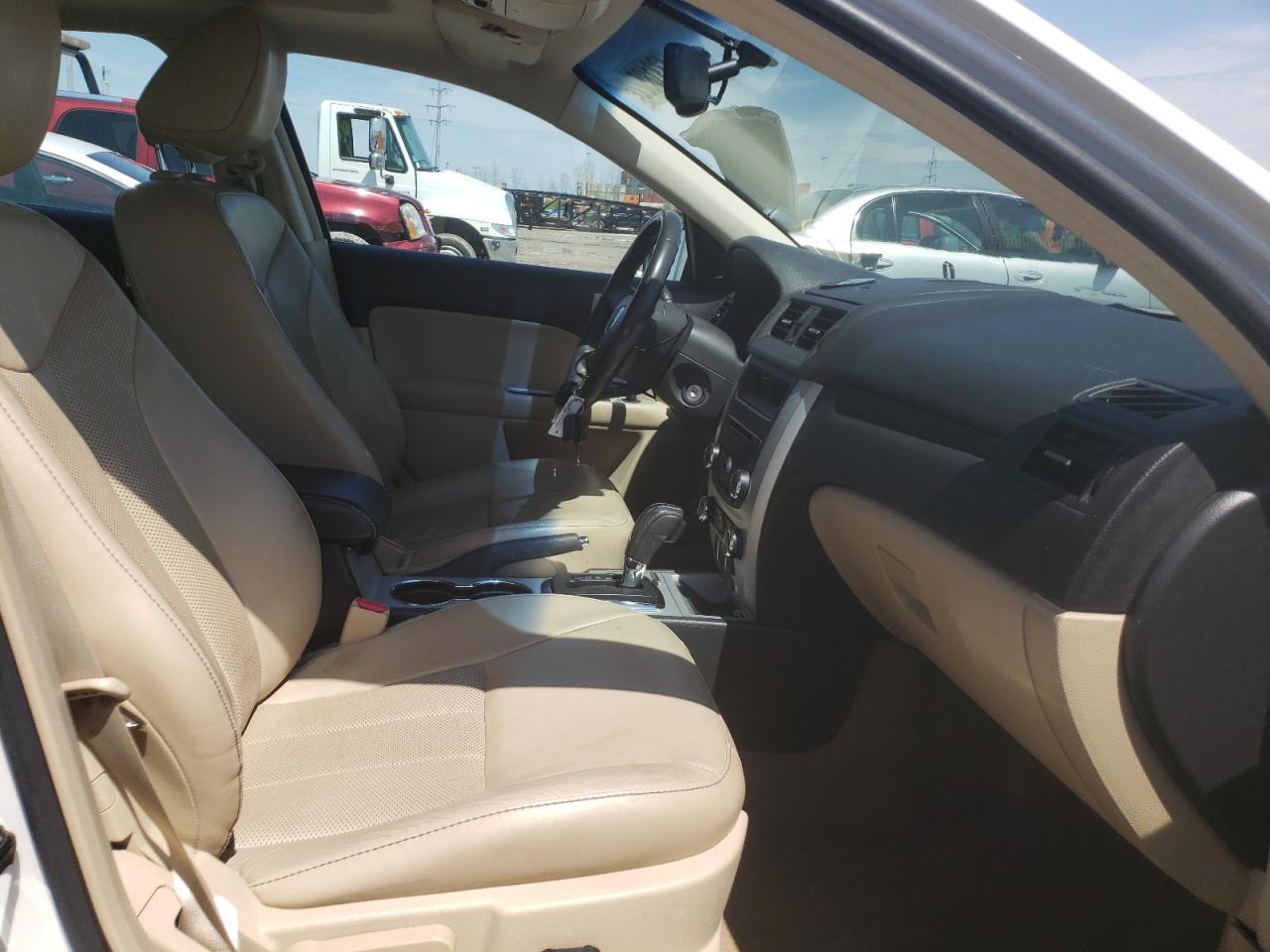 Photo 5 from auction – 2010 MERCURY MILAN PREM with VIN 3MEHM0JA3AR637673