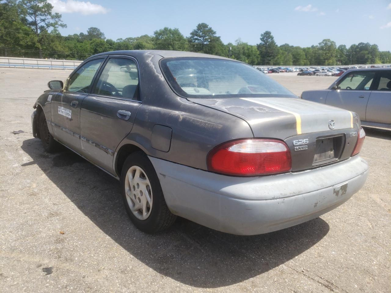 Photo 3 from auction – 2000 MAZDA 626 ES with VIN 1YVGF22D8Y5160340