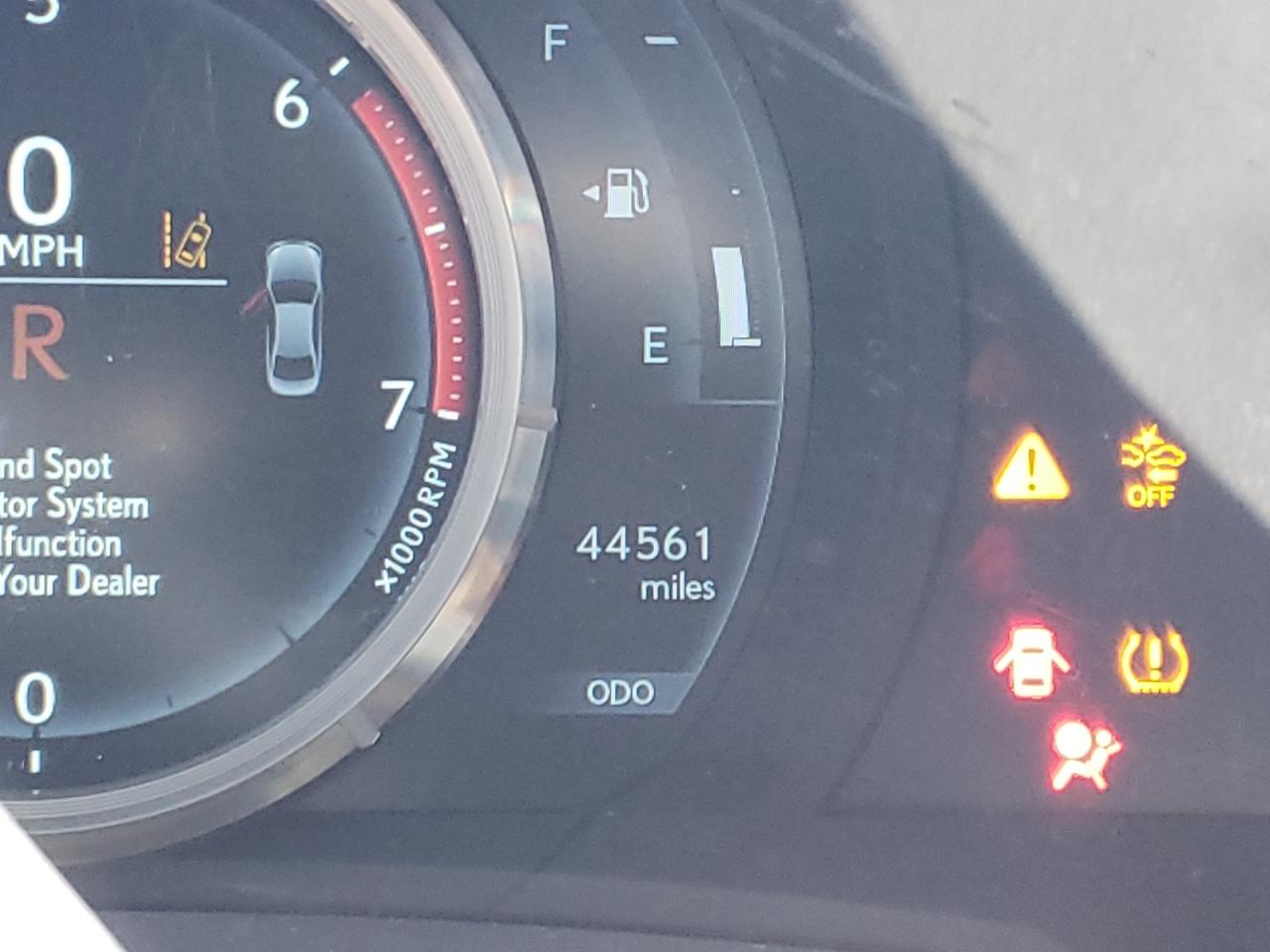 Photo 8 from auction – 2019 LEXUS IS 300 with VIN JTHBA1D26K5087298