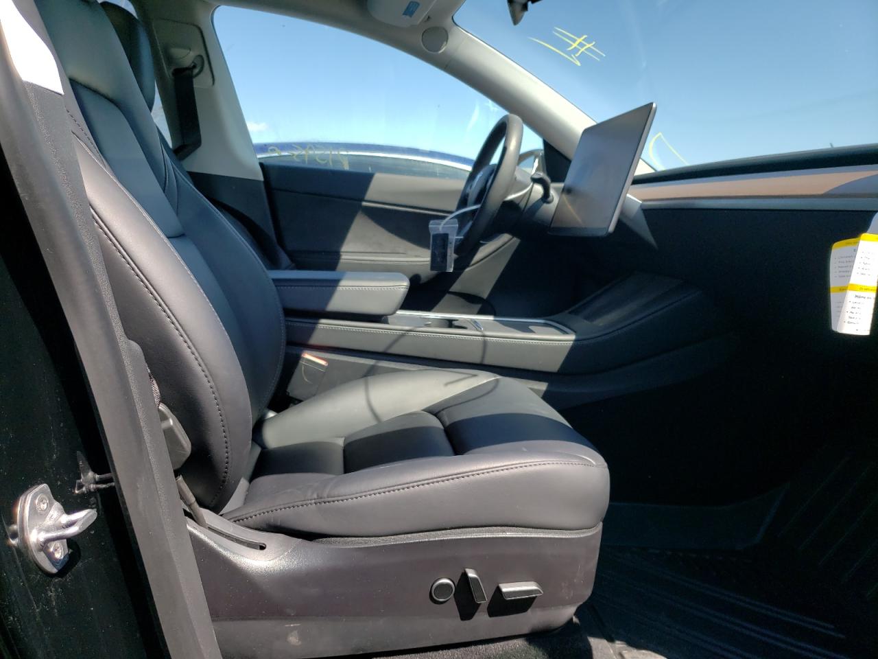 Foto 5 de la subasta – 2021 TESLA MODEL Y con VIN 5YJYGAEE8MF112612