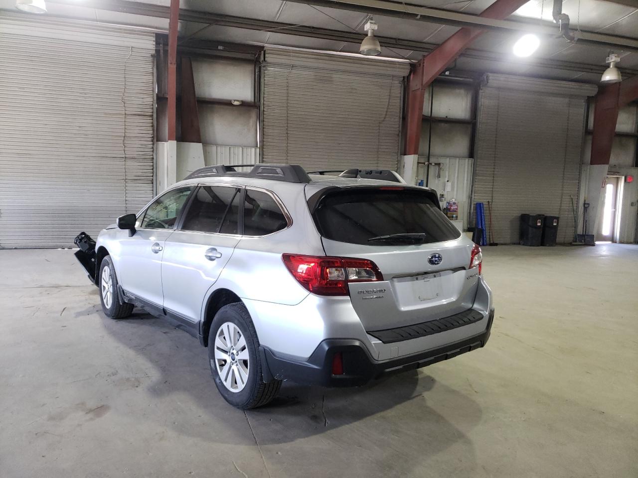 Photo 3 from auction – 2018 SUBARU OUTBACK with VIN 4S4BSACC8J3200974