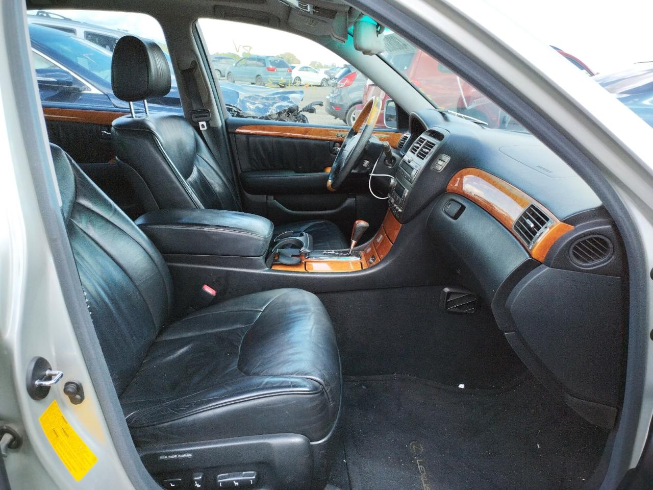 Photo 5 from auction – 2002 LEXUS LS 430 with VIN JTHBN30F120076263