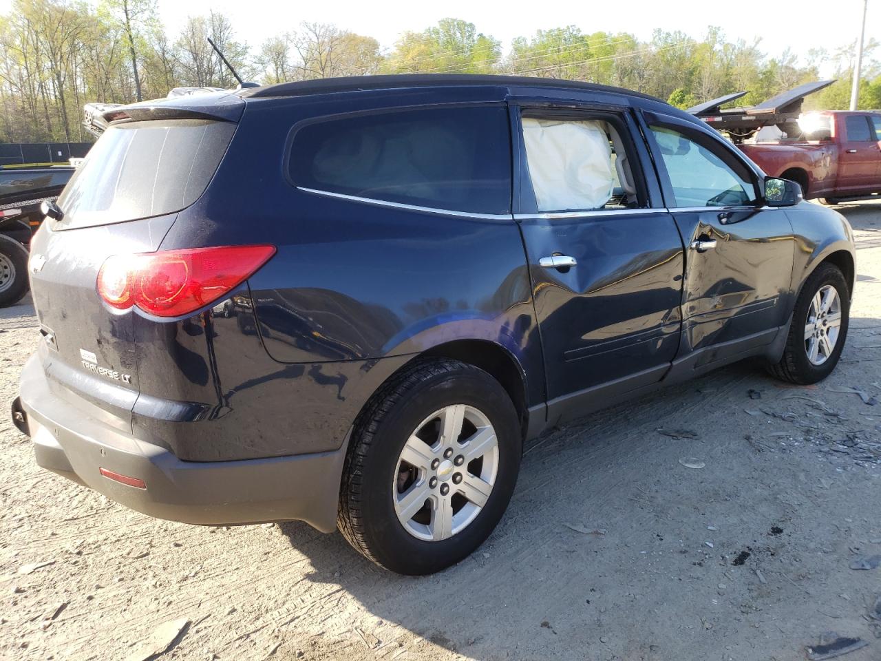 Photo 9 from auction – 2010 CHEVROLET TRAVERSE L with VIN 1GNLVFED3AS149965