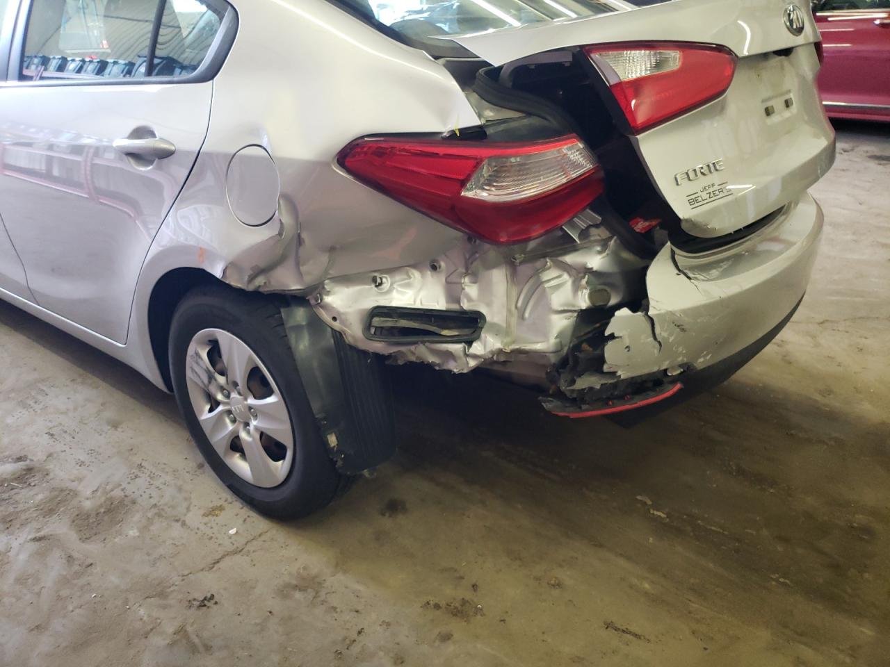 Photo 9 from auction – 2016 KIA FORTE with VIN KNAFX4A68G5521106