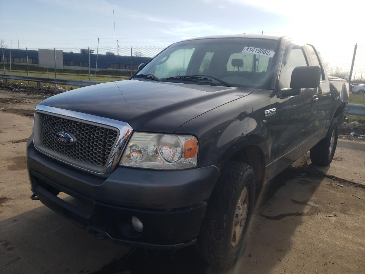Photo 2 from auction – 2006 FORD F150 with VIN 1FTRX14W96FA20471