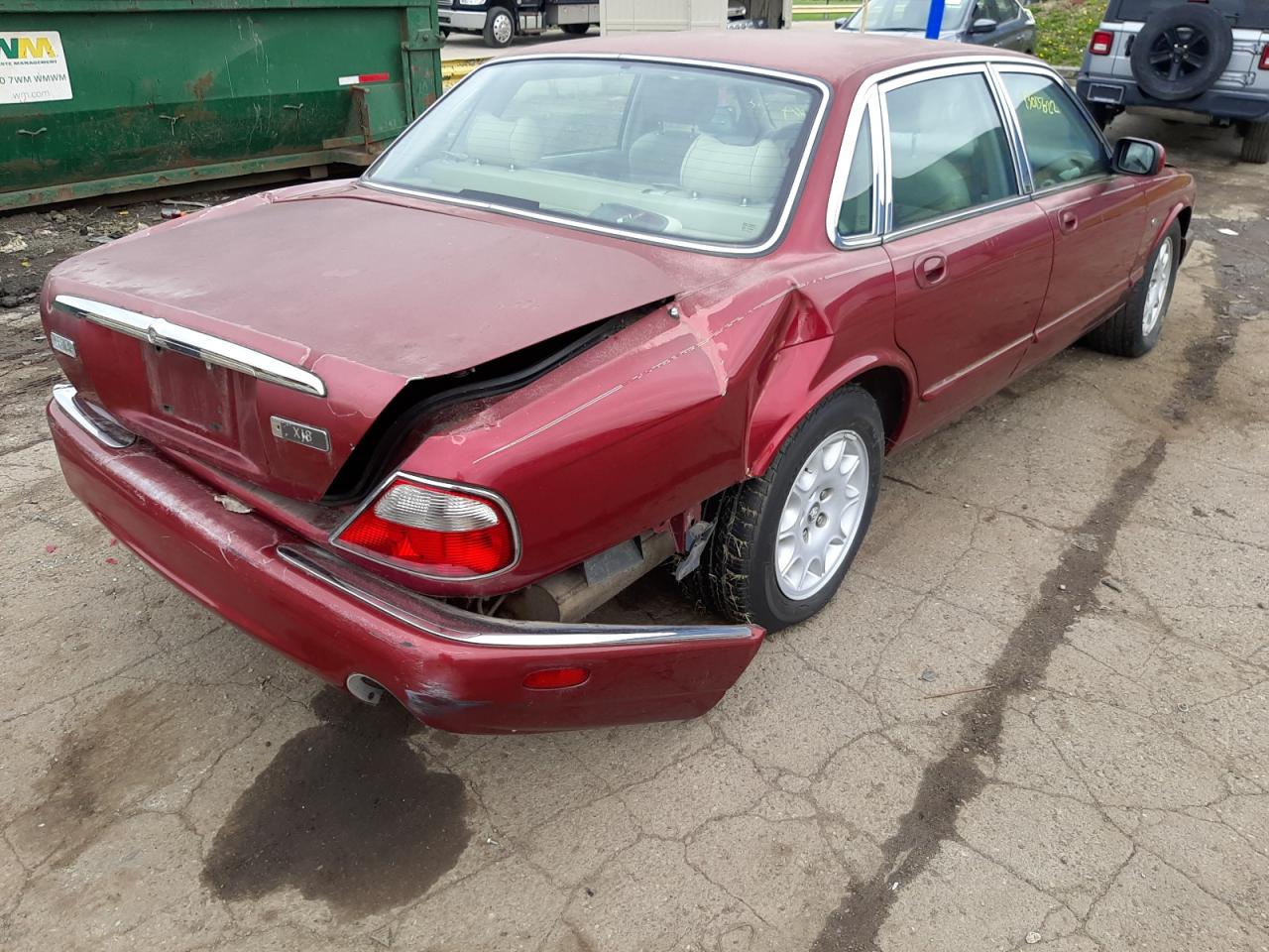 Photo 4 from auction – 1998 JAGUAR XJ8 with VIN SAJHX1249WC818257