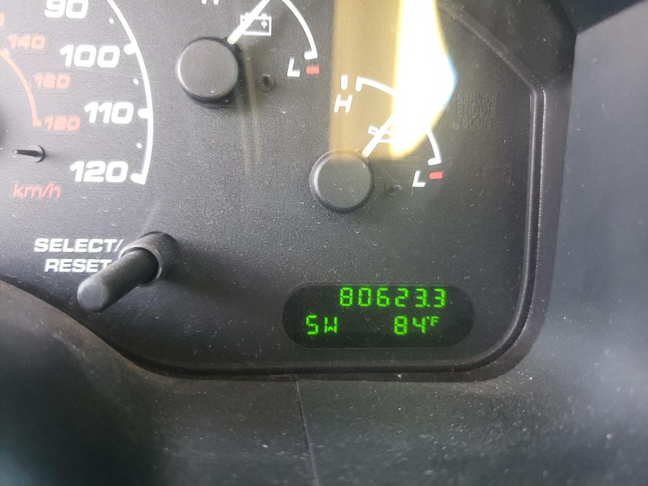 Photo 8 from auction – 2002 FORD EXPLORER X with VIN 1FMZU63E72ZA59871
