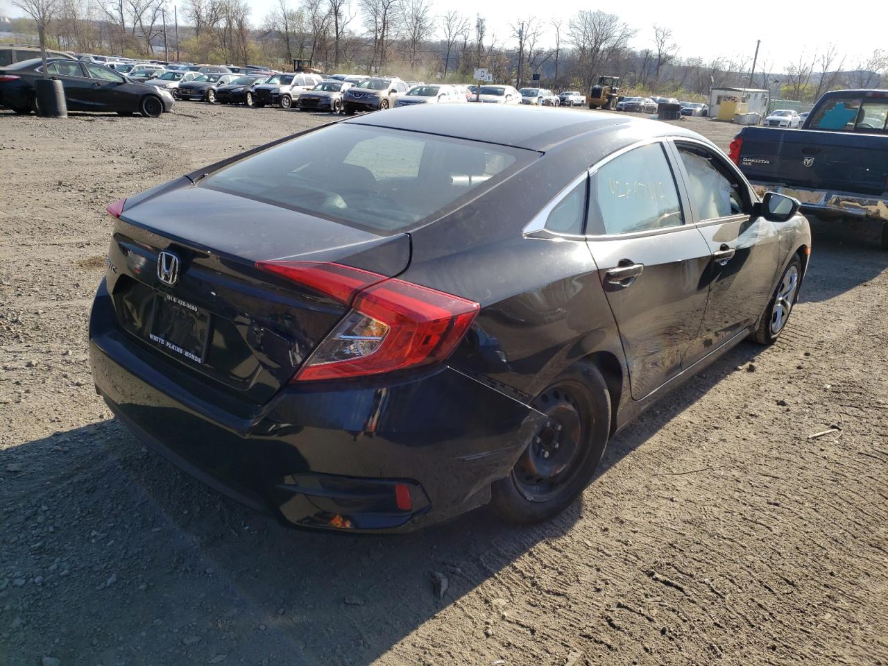 Photo 4 from auction – 2017 HONDA CIVIC LX with VIN 2HGFC2F56HH514783