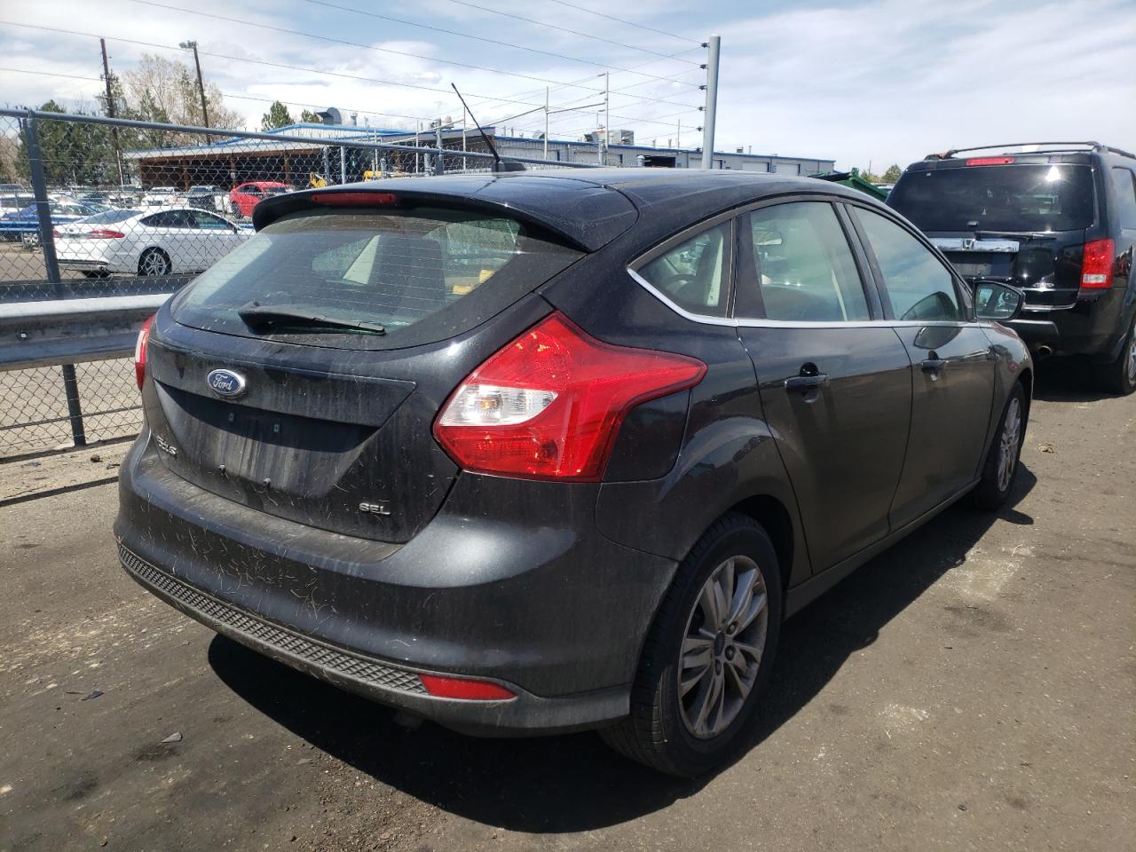 Фото 4 с аукциона – 2012 FORD FOCUS SEL с VIN 1FAHP3M26CL349068