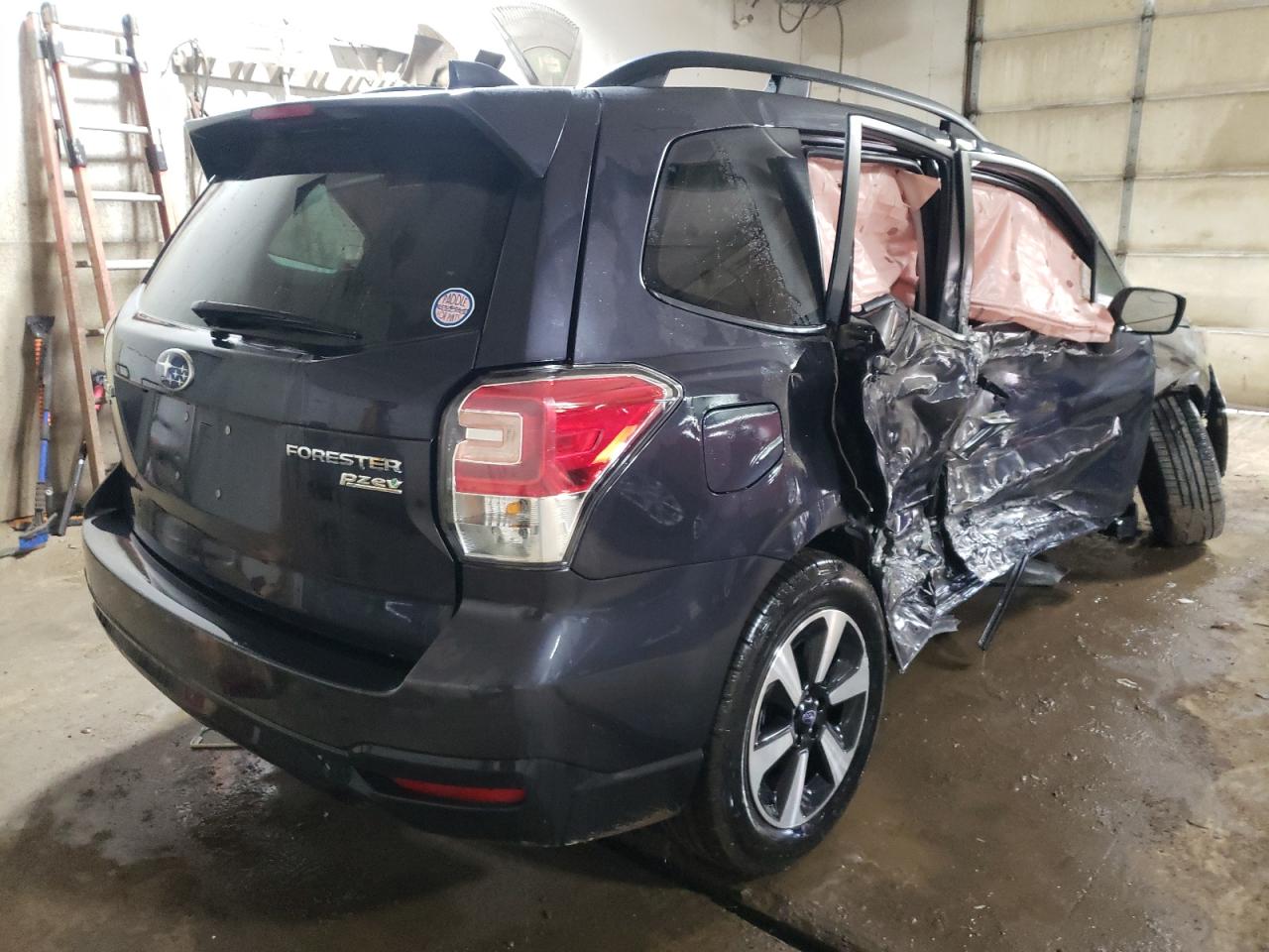 Photo 4 from auction – 2017 SUBARU FORESTER 2 with VIN JF2SJAEC2HH424504