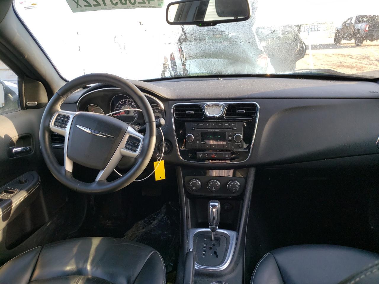 Photo 9 from auction – 2014 CHRYSLER 200 LIMITE with VIN 1C3CCBCGXEN100517