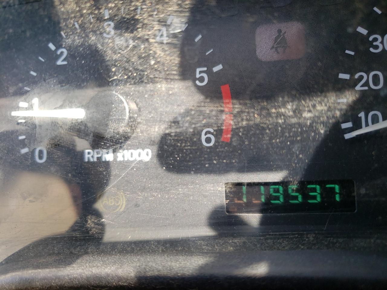 Photo 8 from auction – 2000 JEEP WRANGLER / with VIN 1J4FA49S1YP736879