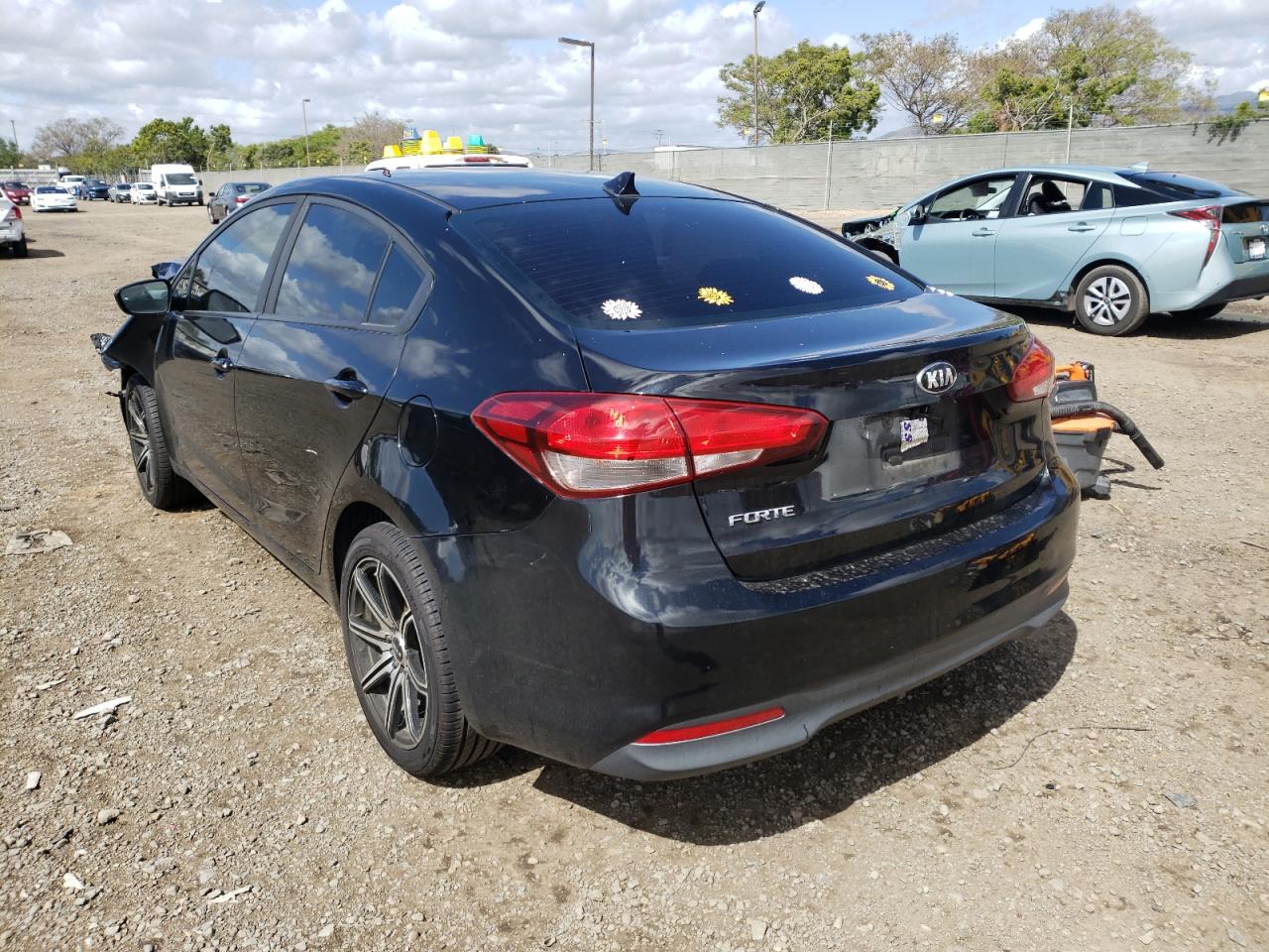 Photo 3 from auction – 2017 KIA FORTE LX with VIN 3KPFK4A73HE088150