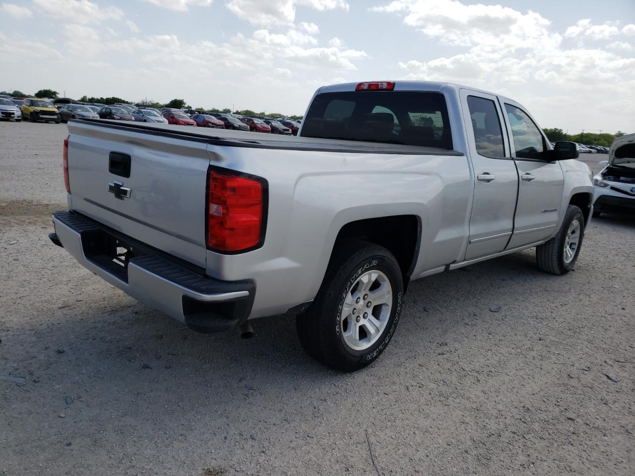 Photo 4 from auction – 2018 CHEVROLET SILVERADO with VIN 1GCVKREC4JZ238101
