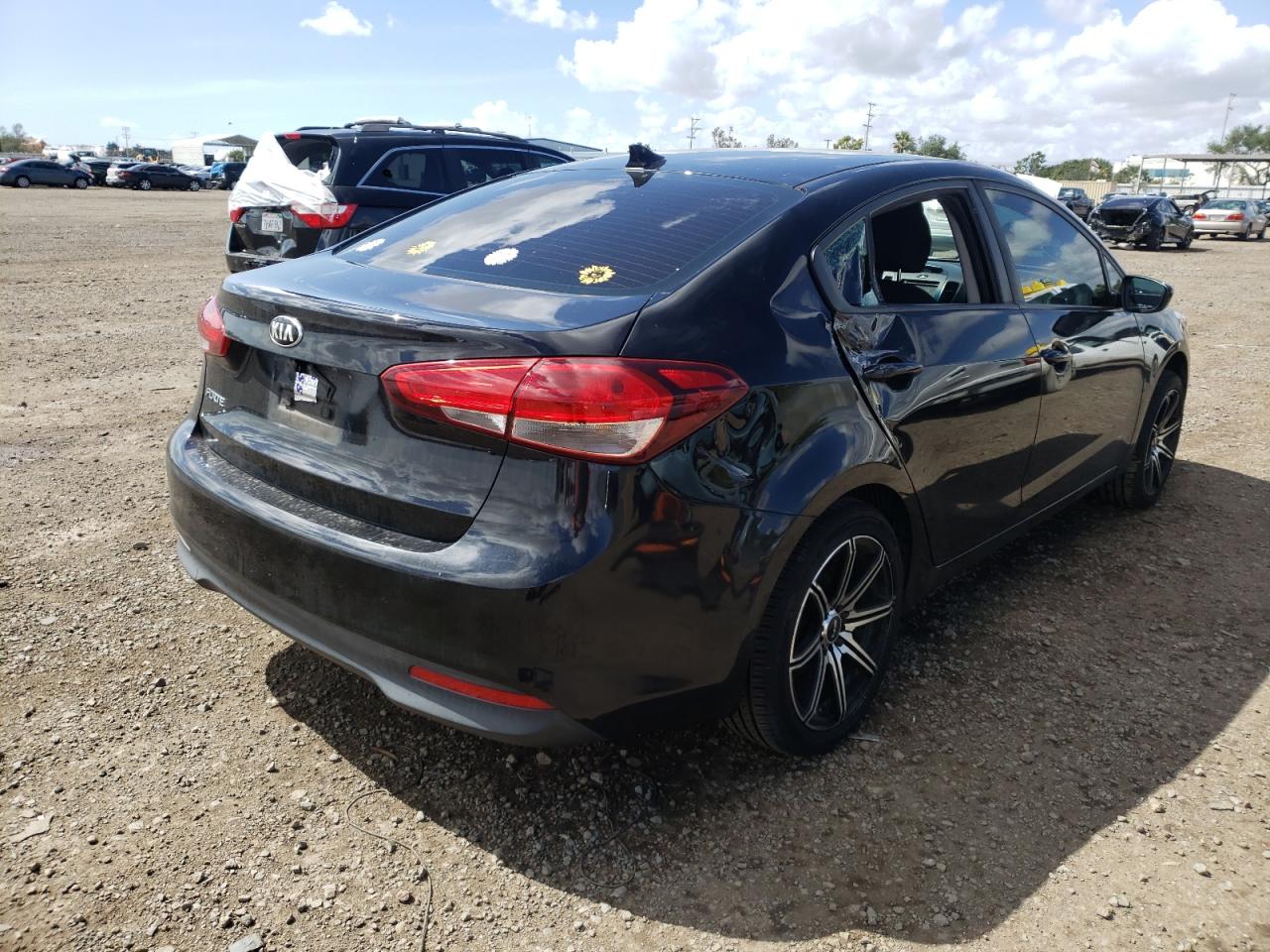 Photo 4 from auction – 2017 KIA FORTE LX with VIN 3KPFK4A73HE088150