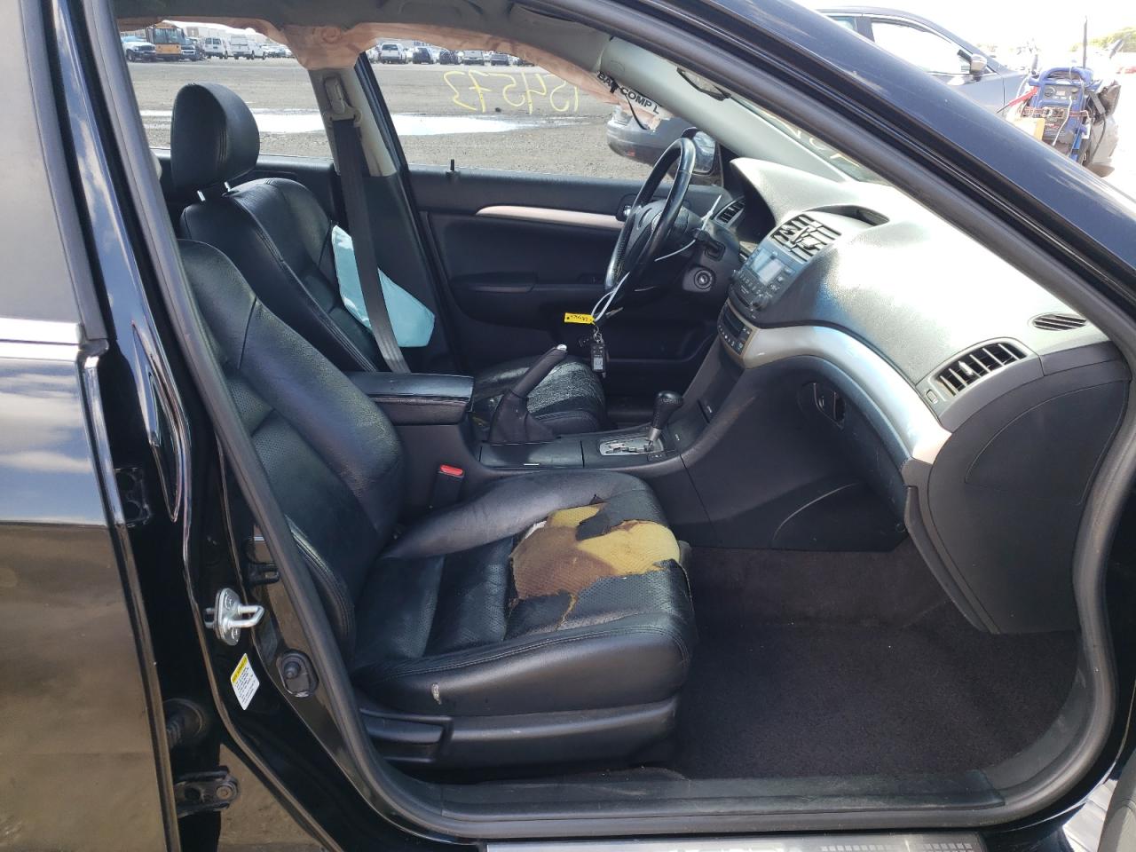 Photo 5 from auction – 2004 ACURA TSX with VIN JH4CL96884C042554