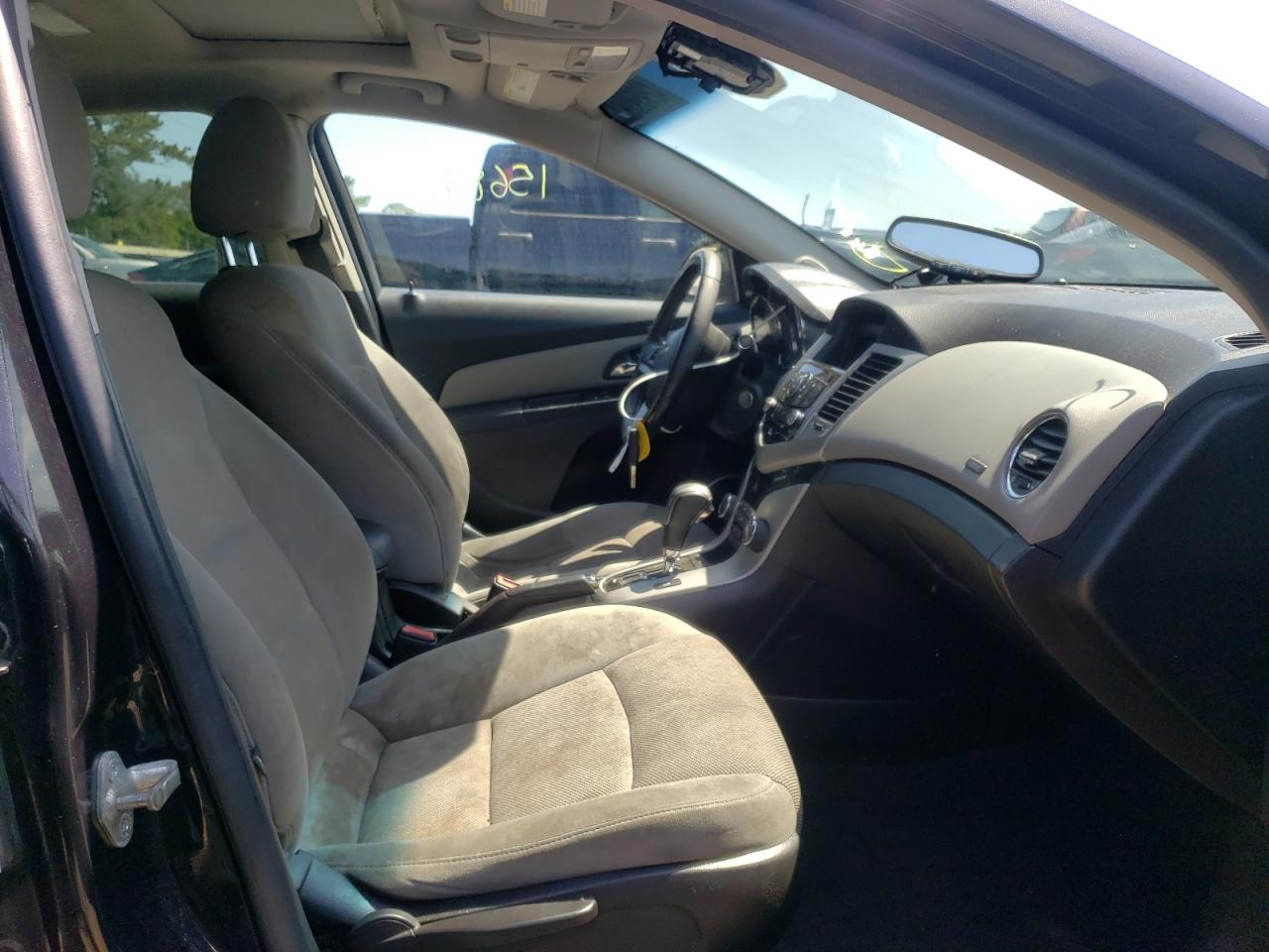 Photo 5 from auction – 2012 CHEVROLET CRUZE LT with VIN 1G1PF5SC9C7372619