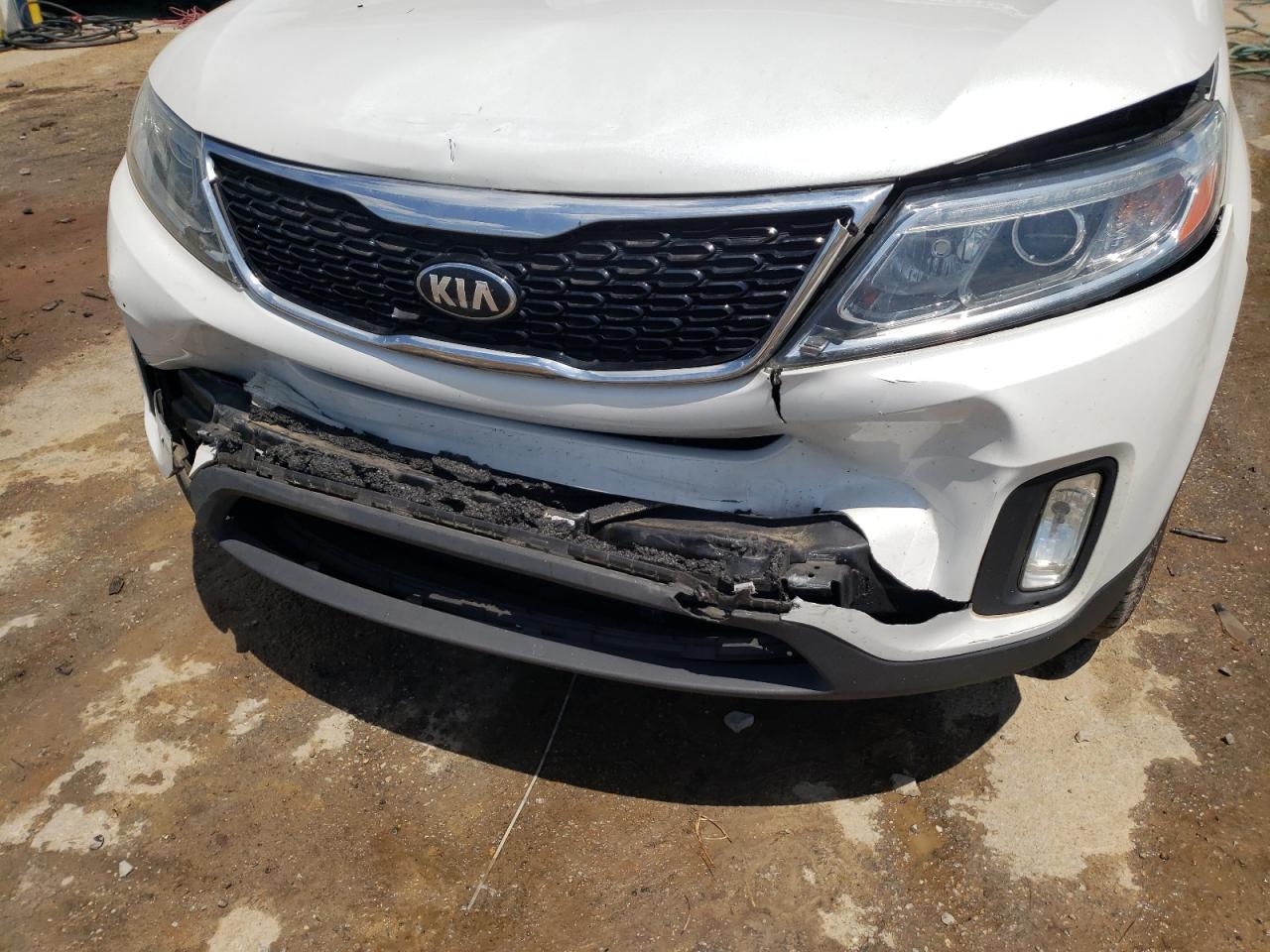 Photo 9 from auction – 2015 KIA SORENTO EX with VIN 5XYKU4A71FG652287
